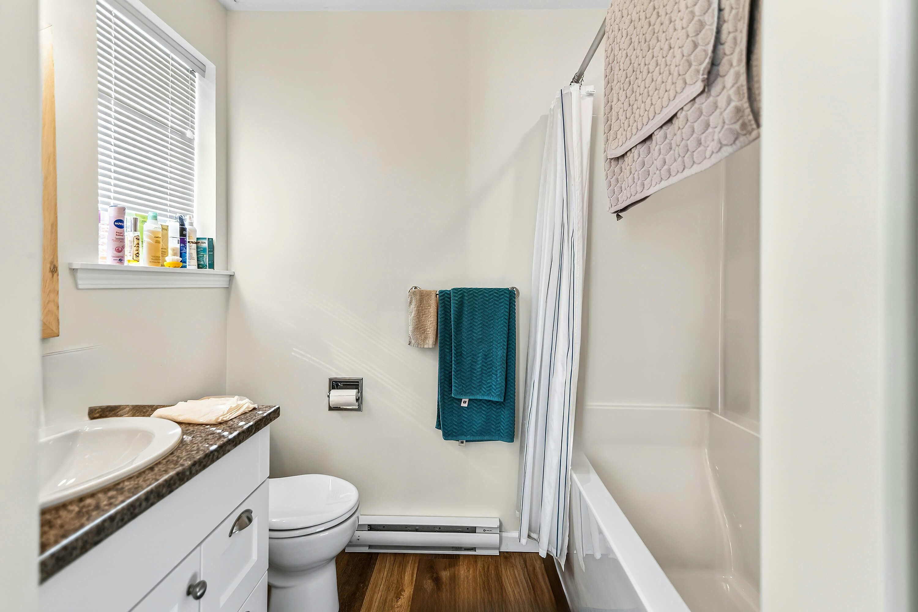 5797-5799 Sandy Hook Road, Sechelt, BC, V7Z 0P1 - 12