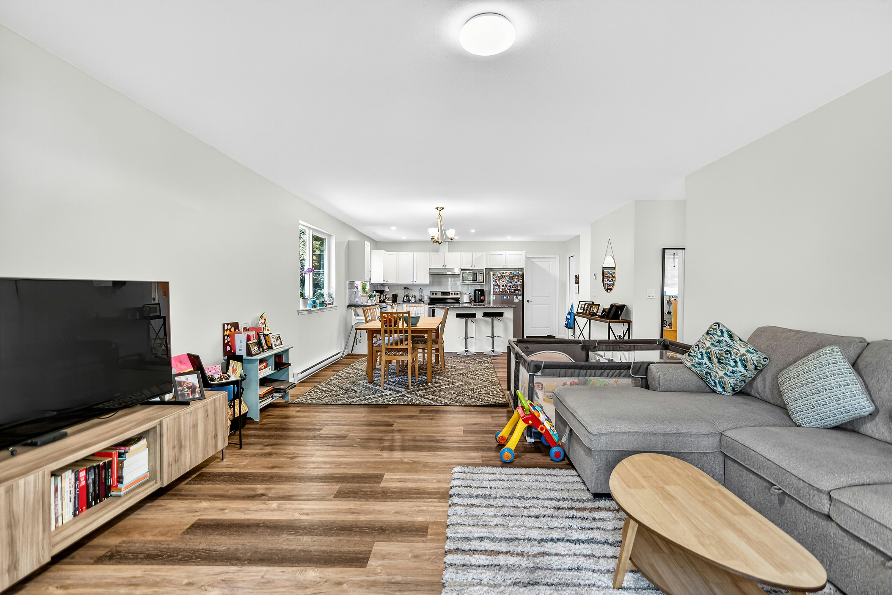 5797-5799 Sandy Hook Road, Sechelt, BC, V7Z 0P1 - 9