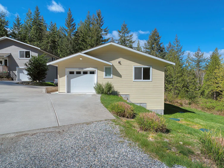 5797-5799 Sandy Hook Road, Sechelt, BC, V7Z 0P1