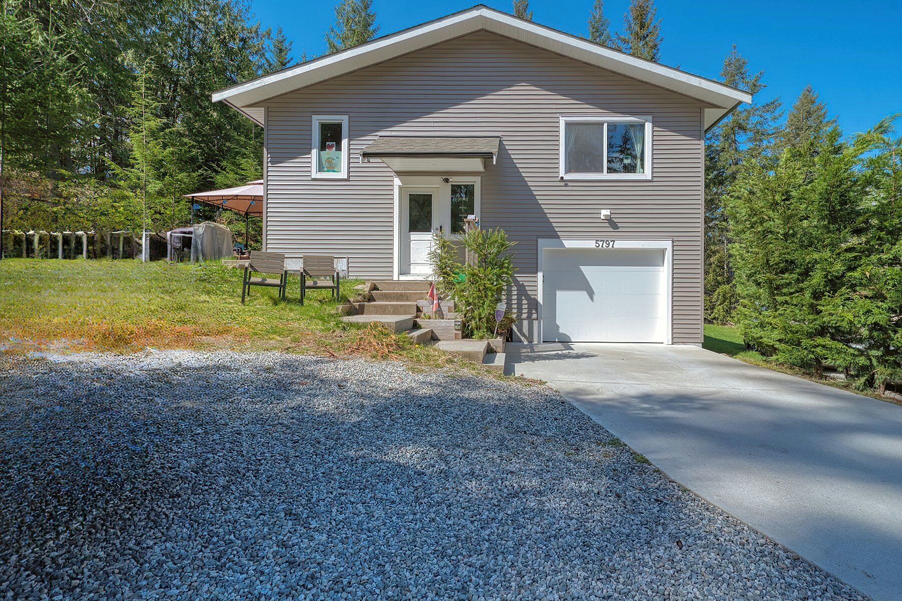 5797-5799 Sandy Hook Road, Sechelt, BC, V7Z 0P1 - 18
