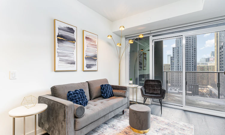 1111-11 Yorkville Avenue