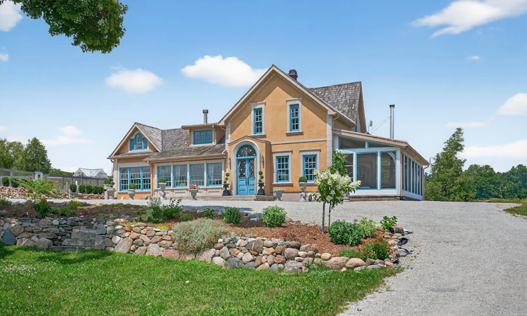 348299 15th Sideroad S