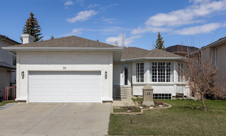 30 Arbour Ridge Circle NW