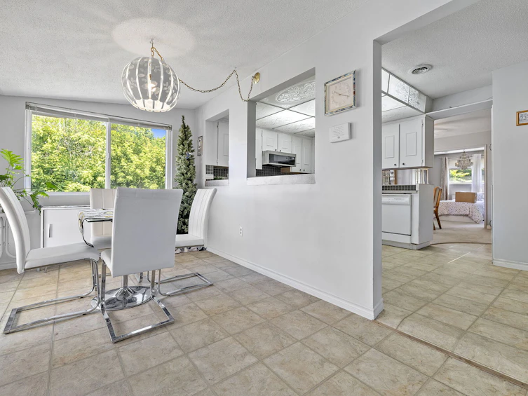660 Sparrow Road, Kelowna, BC, V1X 4E1 - 16