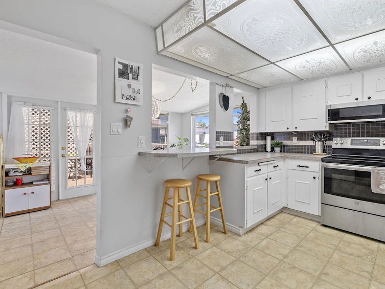 660 Sparrow Road, Kelowna, BC, V1X 4E1 - 9