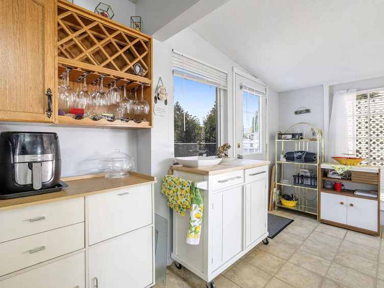 660 Sparrow Road, Kelowna, BC, V1X 4E1 - 12