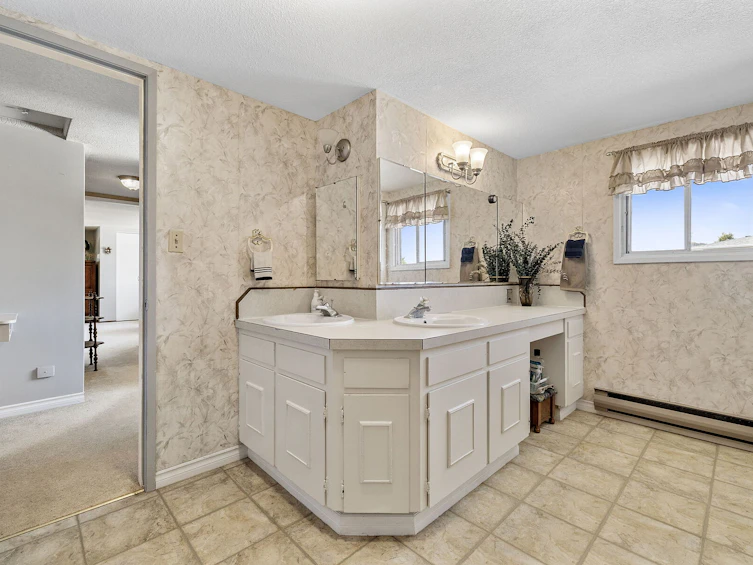 660 Sparrow Road, Kelowna, BC, V1X 4E1 - 41