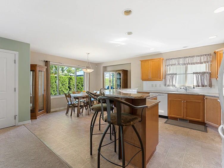 115-1405 Guisachan Place, Kelowna, BC, V1Y 9X8 - 12