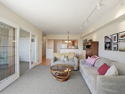 302-5780 Trail Avenue - 5