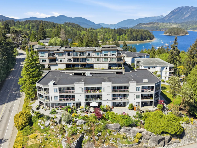 302-5780 Trail Avenue, Sechelt, BC, V7Z 0K5 - 34