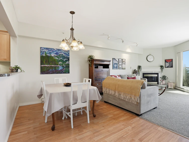 302-5780 Trail Avenue, Sechelt, BC, V7Z 0K5 - 6