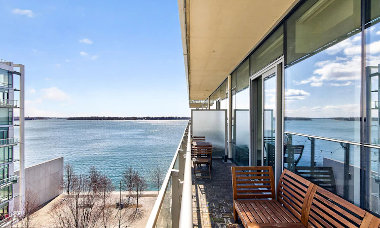 816-39 Queens Quay E