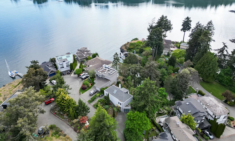 317 Bessborough Close