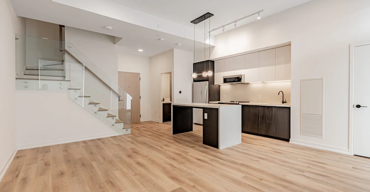 5 York Garden Th104 Way, Toronto, ON, M6A 2V1 - 5