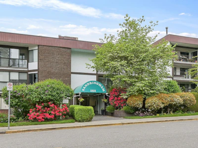 210-1521 Blackwood Street - 2