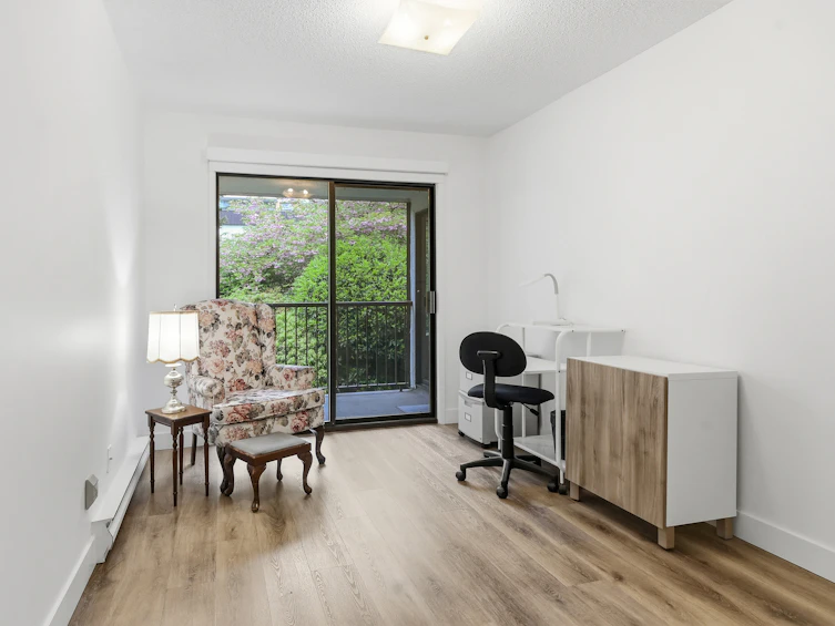 210-1521 Blackwood Street, Surrey, BC, V4B 3V6 - 14