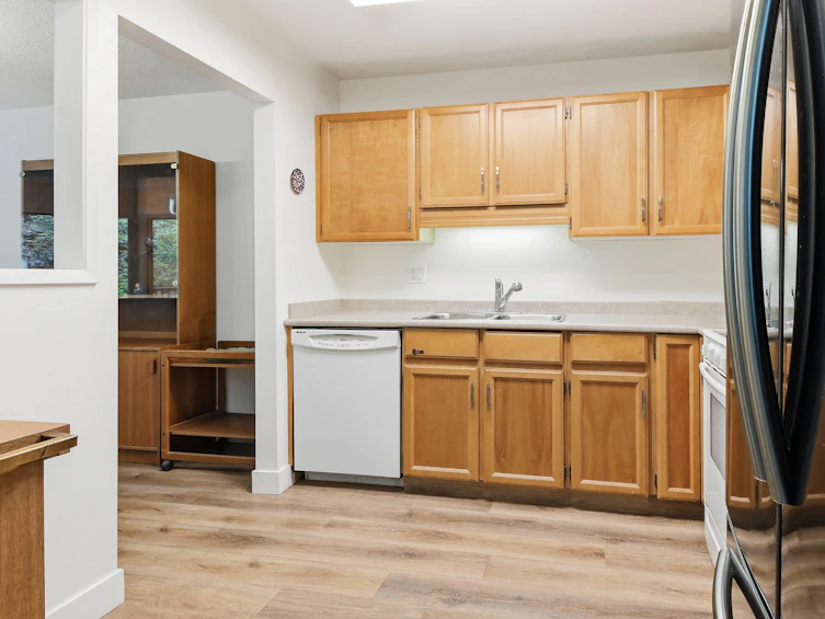 210-1521 Blackwood Street, Surrey, BC, V4B 3V6 - 10