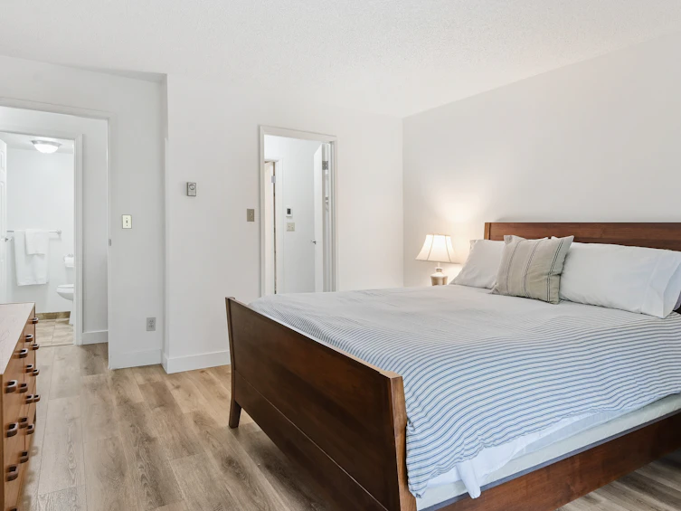 210-1521 Blackwood Street, Surrey, BC, V4B 3V6 - 12