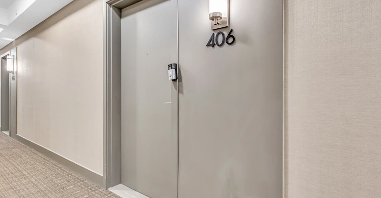 406-120 Canon Jackson Drive, Toronto, ON, M6M 0B8 - 5