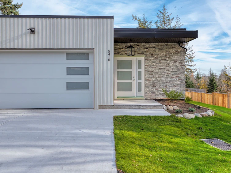 5410 Stellar Way, Sechelt, BC, V7Z 0M3