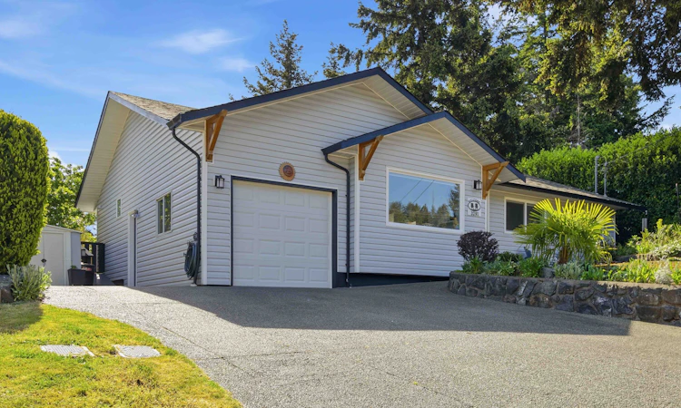3291 Mary Anne Crescent