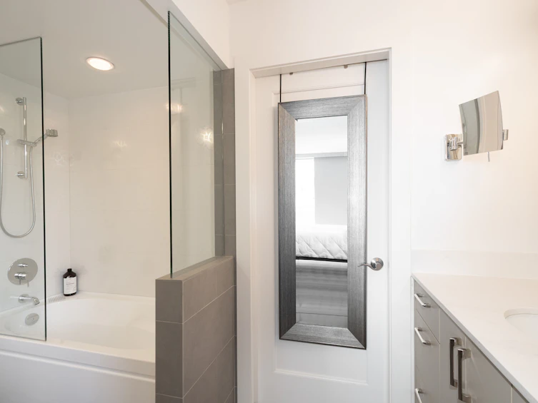 701-1341 Clyde Avenue, West Vancouver, BC, V7T 1E8 - 38