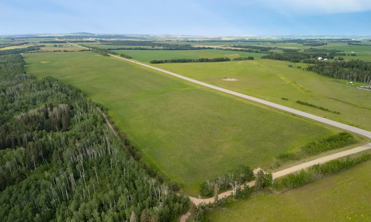 15-32 4w5m 322 Township Road SW