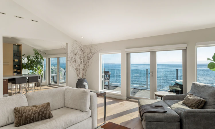 5039 Cordova Bay Road