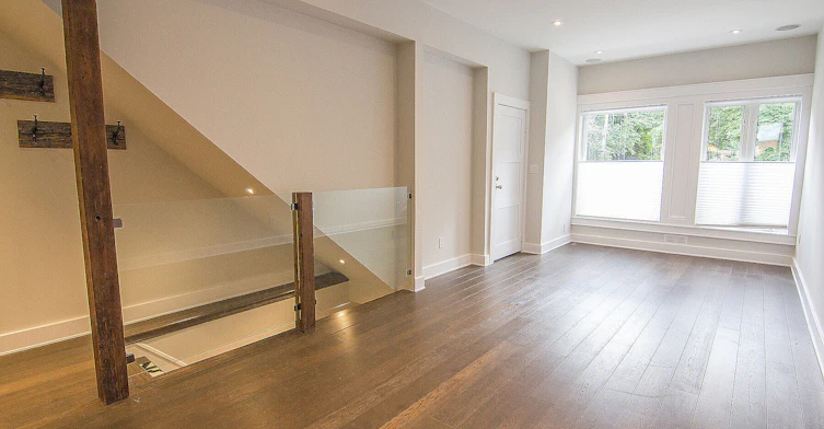 Main-900 Manning Avenue, Toronto, ON, M6G 2X4 - 10