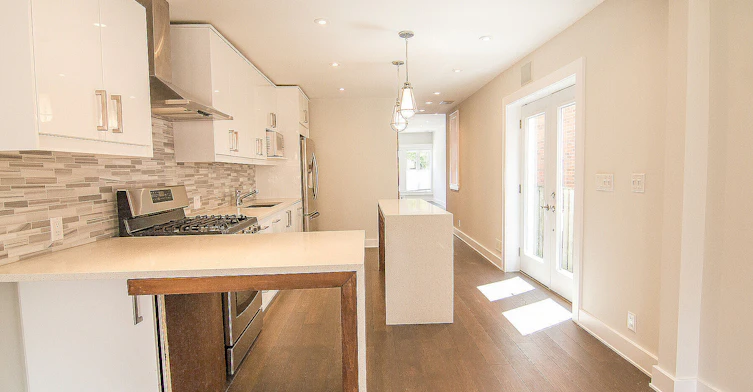 Main-900 Manning Avenue, Toronto, ON, M6G 2X4 - 3
