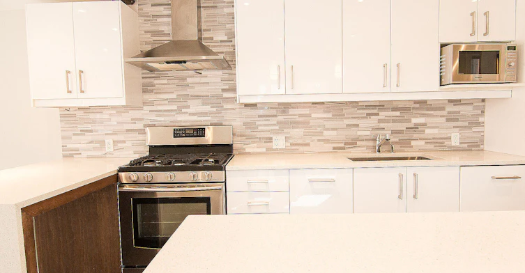 Main-900 Manning Avenue, Toronto, ON, M6G 2X4 - 4