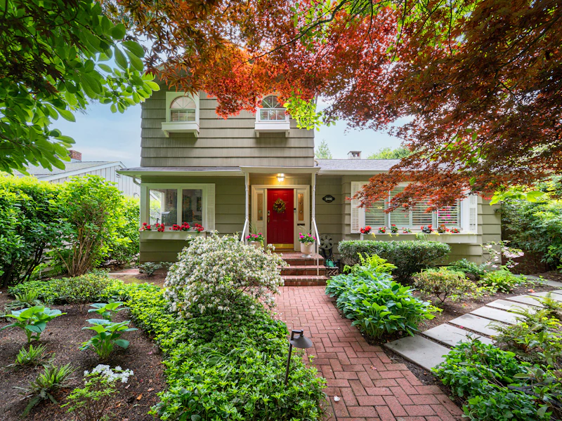 1030 Mathers Avenue, West Vancouver BC V7T 2G2