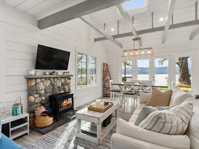 6129 Sechelt Inlet Road - 4