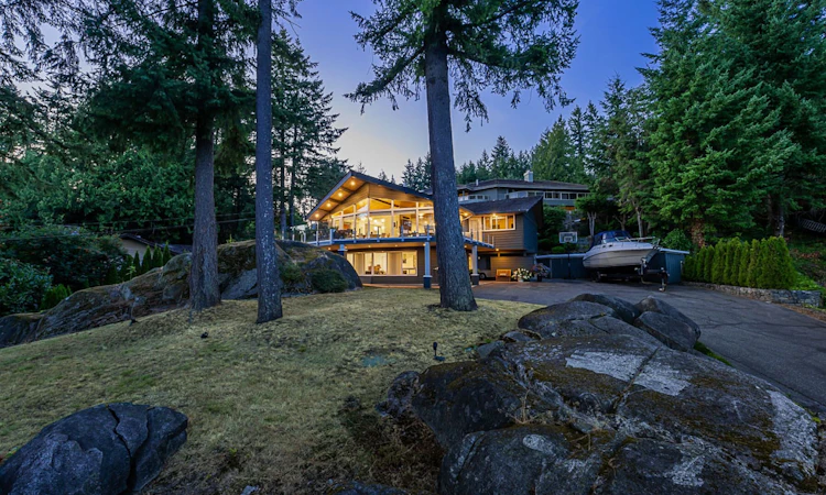 4375 Woodcrest Road