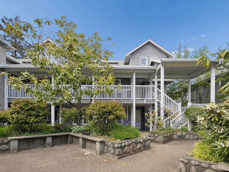 207-1518 Bowser Avenue, North Vancouver, BC, V7P 2Y3