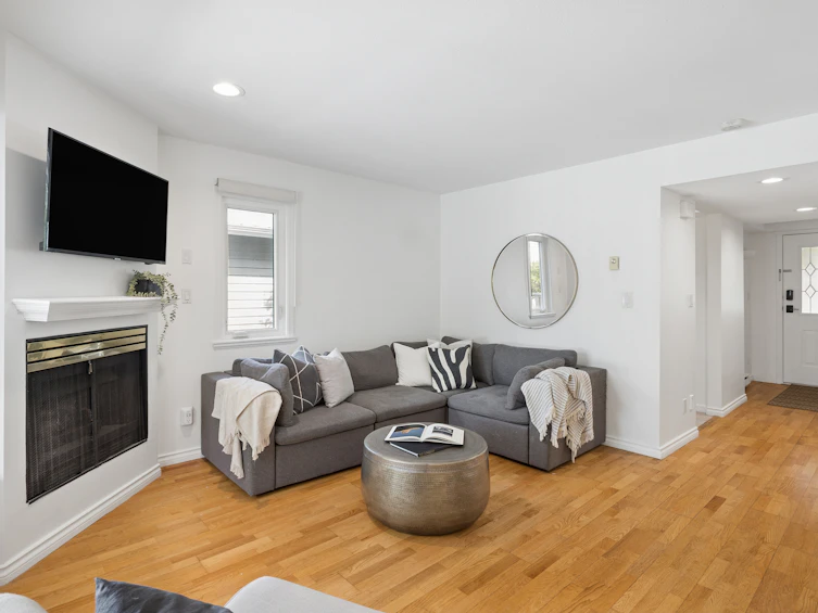 207-1518 Bowser Avenue, North Vancouver, BC, V7P 2Y3 - 11