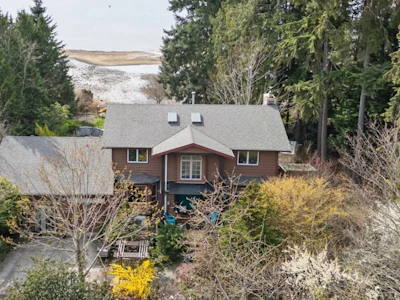 6279-6283 Sechelt Inlet Road - 3