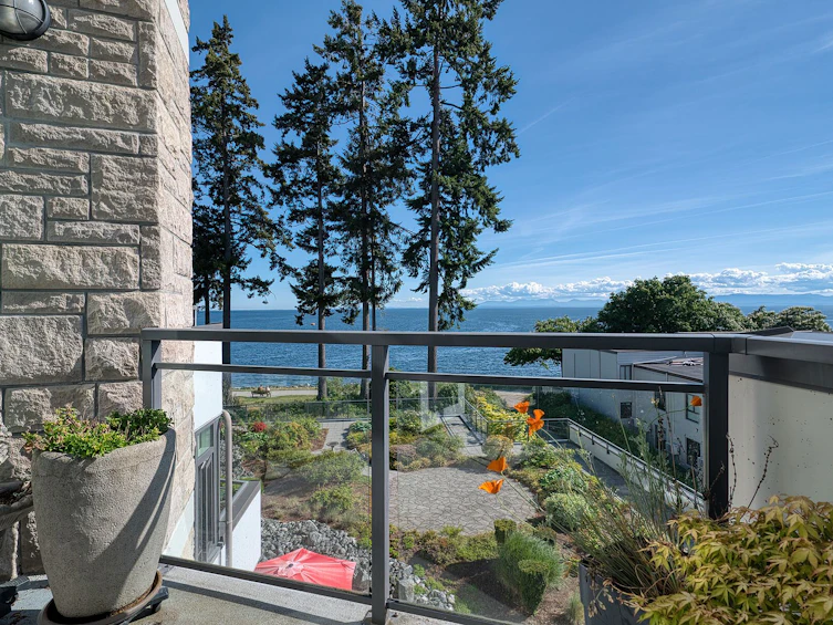 402-5725 Teredo Street, Sechelt, BC, V7Z 0J7 - 2