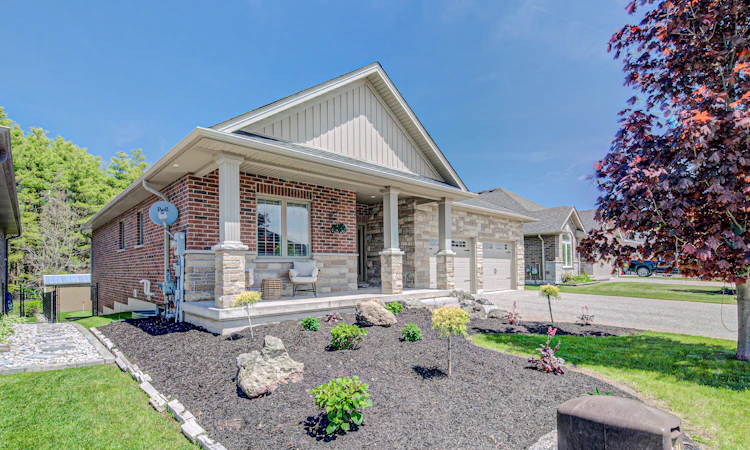 122 Angler Avenue