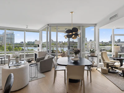 801-633 Kinghorne Mews - 2