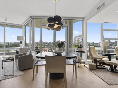 801-633 Kinghorne Mews - 3