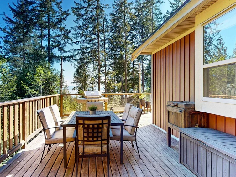 13555 Lee Road, Pender Harbour Egmont, BC, V0N 1S1 - 13