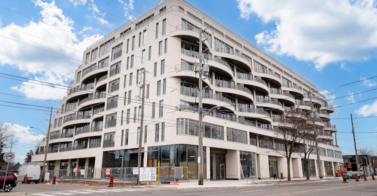 429-689 The Queensway, Toronto, ON, M8Y 1L1 - 2