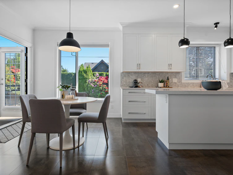 917 Wavertree Road, North Vancouver, BC, V7R 1S4 - 13