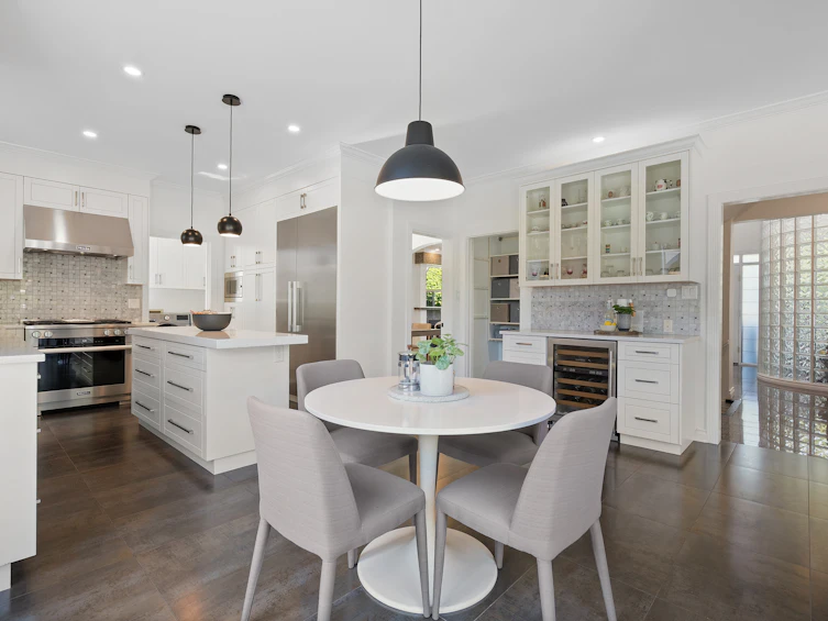 917 Wavertree Road, North Vancouver, BC, V7R 1S4 - 12