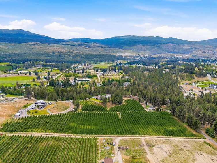 4235 Todd Road, Kelowna, BC, V1W 4B8 - 8
