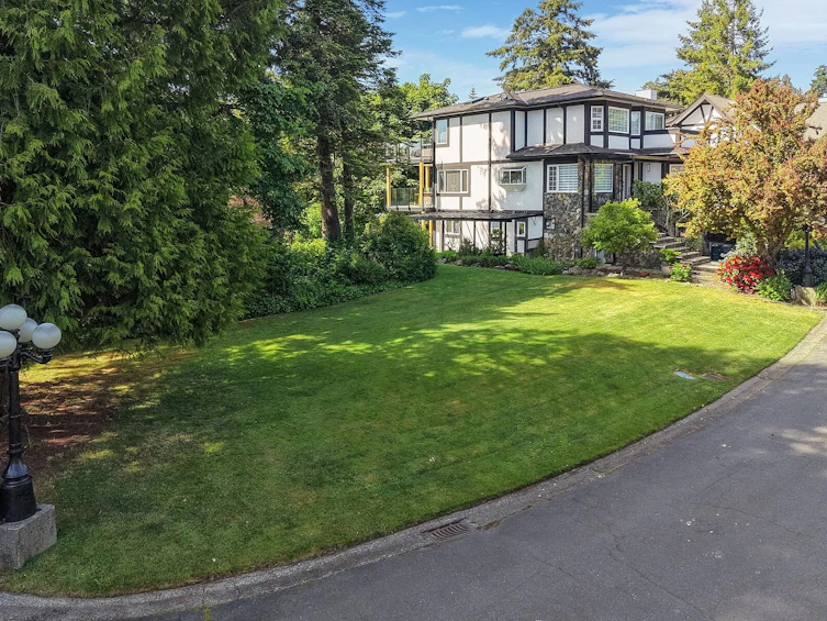 10 Governors Point Road, View Royal, BC, V9B 5L8