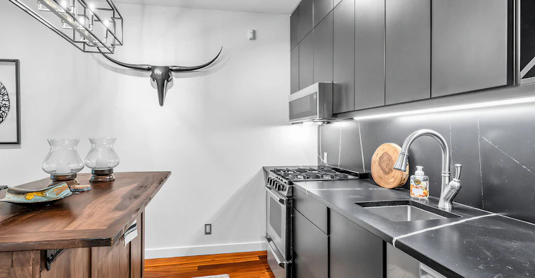30 Regal Road, Toronto, ON, M6H 2J7 - 9