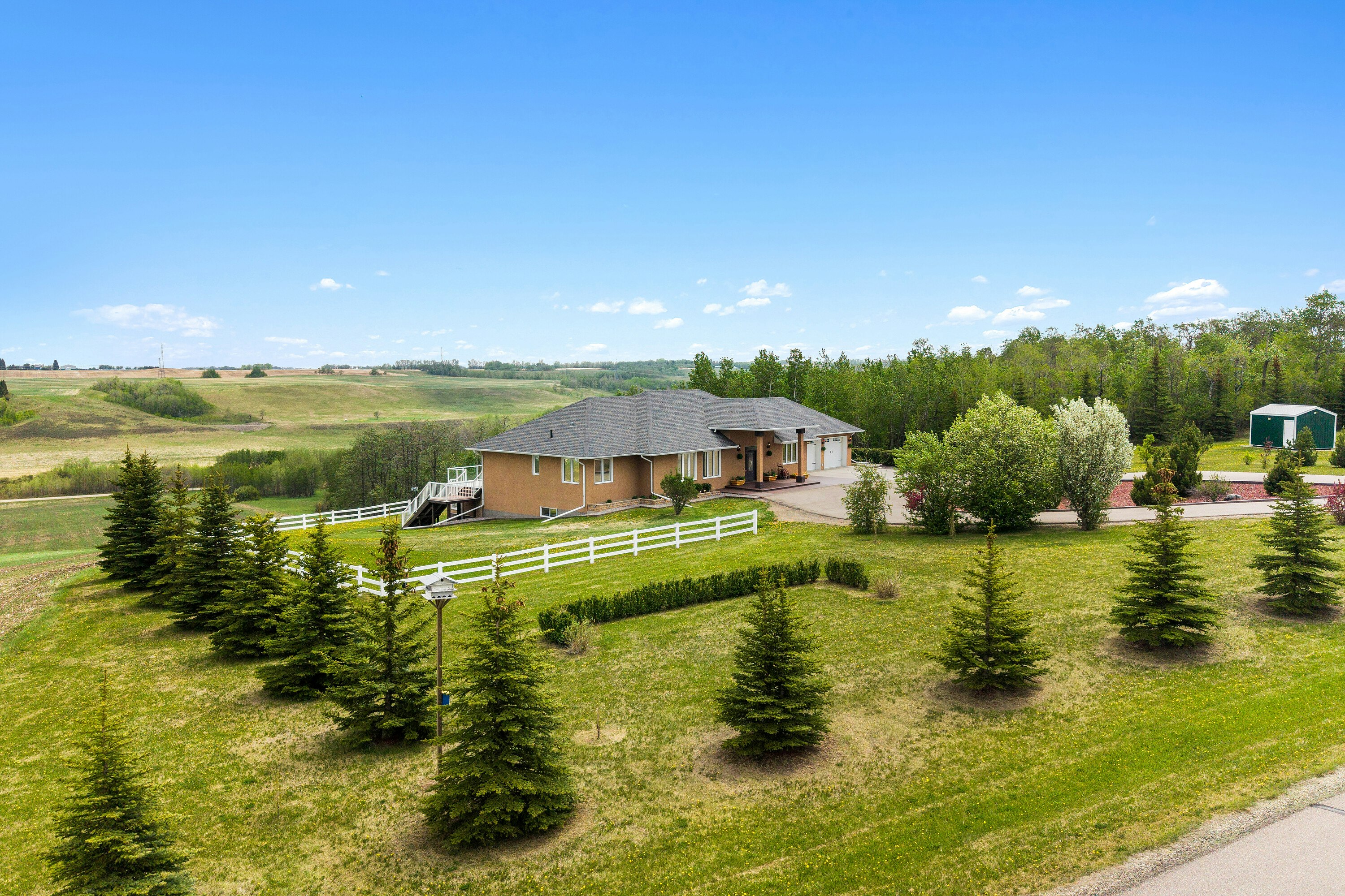 28125 587 Highway, Red Deer County, AB, T4G 0E9