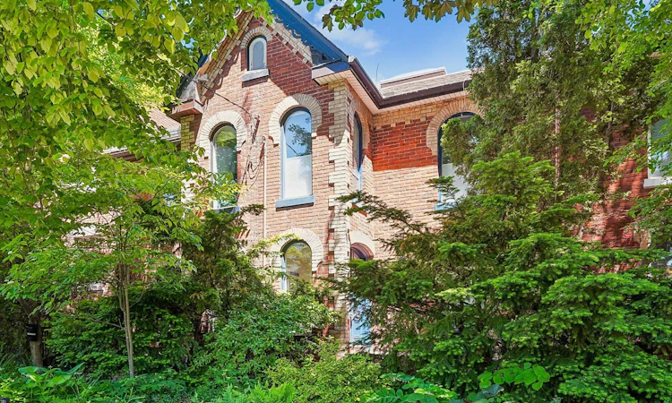 9 Rose Avenue